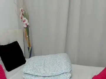 Saradusk  live sex cam