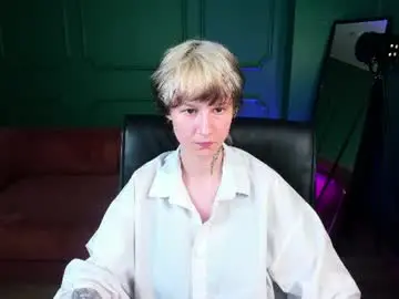 Senpai_sins  live sex cam