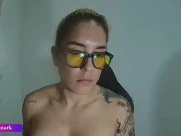 Valkyriarose  live sex cam