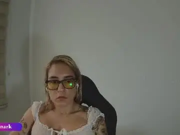 Valkyriarose  live sex cam