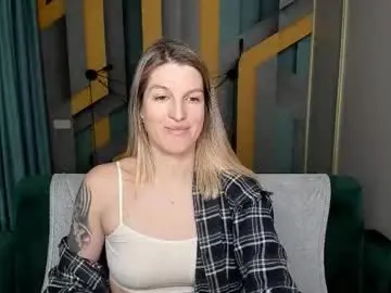 Emilywalkers  live sex cam