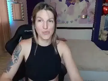 Emilywalkers  live sex cam