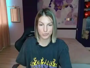 Emilywalkers  live sex cam