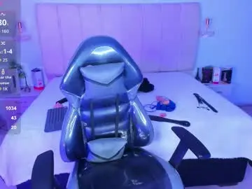 Gyal_8_  live sex cam