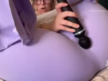 Katxxgolding  live sex cam