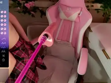 Leonaeviann  live sex cam