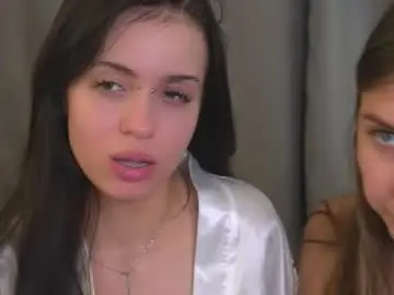 Sunnyhillss  live sex cam