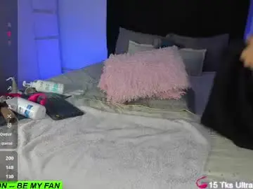 Alien_universe  live sex cam