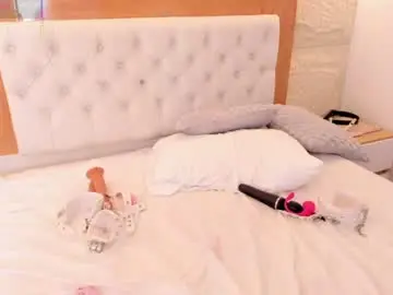 Roxi_moon1  live sex cam