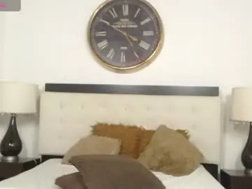 Valesantodomingoo  live sex cam