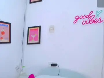 Ammy_v  live sex cam