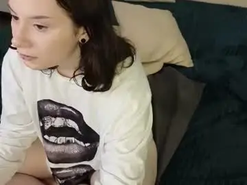 Bella_stink  live sex cam