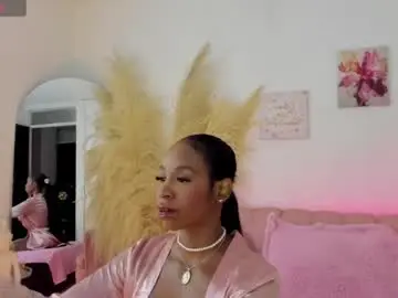 Brunettklaryss  live sex cam
