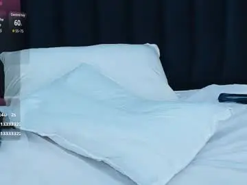 Curvybuffgirl  live sex cam