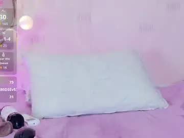 Curvybuffgirl  live sex cam