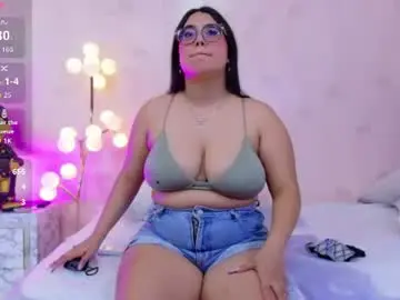 Curvybuffgirl  live sex cam