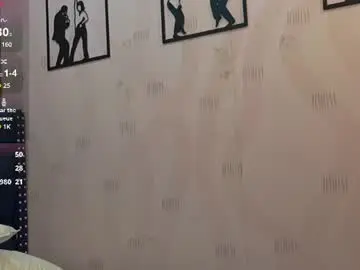 Curvybuffgirl  live sex cam