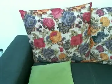 Enchantedvee  live sex cam