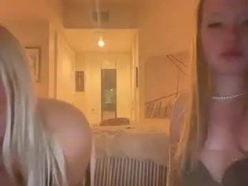 Chrissysnow1234  live sex cam