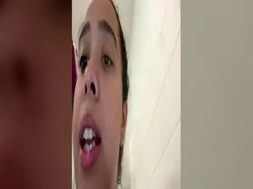 Cubanwetdreamdoll  live sex cam