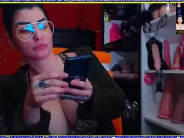 Cuminmenowbby  live sex cam