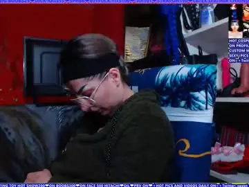 Cuminmenowbby  live sex cam