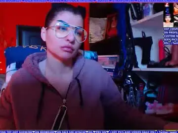 Cuminmenowbby  live sex cam