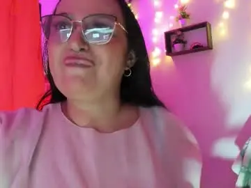 Gia_nahomi  live sex cam