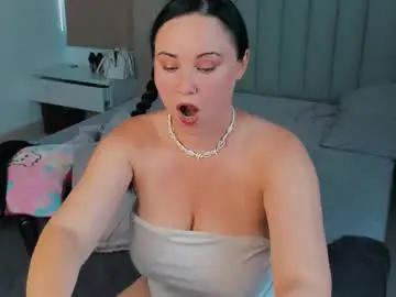 Juliamillss  live sex cam