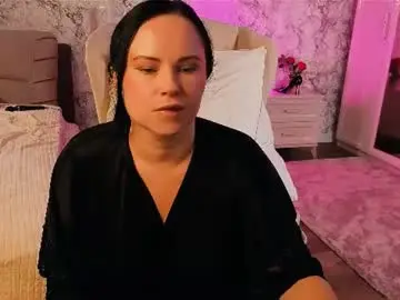 Juliamillss  live sex cam