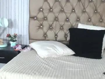 Kira_medusa  live sex cam