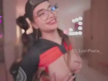 Leahprada_  live sex cam
