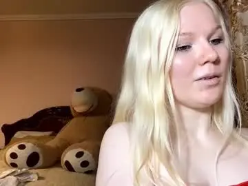 Lindabreines  live sex cam