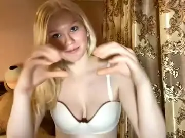 Lindabreines  live sex cam