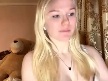 Lindabreines  live sex cam