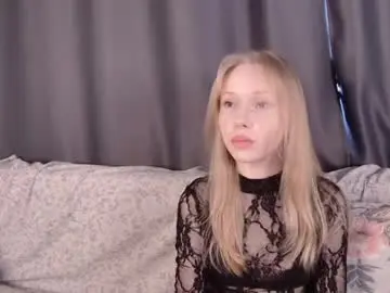 Lovvielov  live sex cam
