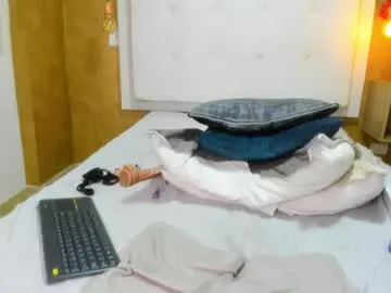 Milaa_petite  live sex cam