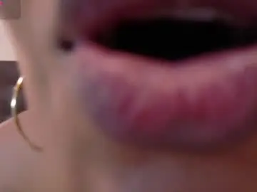 Naiaramasson_  live sex cam