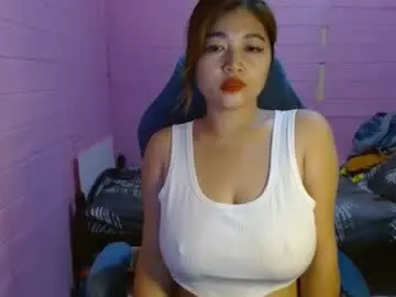 Queenboba  live sex cam