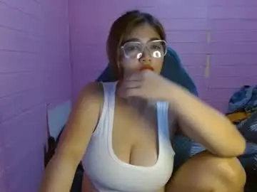 Queenboba  live sex cam