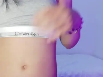 Yoursweetestkiwi  live sex cam