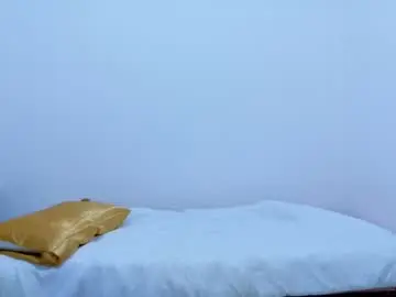 Yoursweetestkiwi  live sex cam