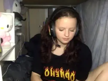 Aleyesonme  live sex cam