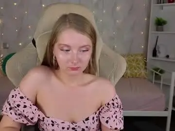 Betty__moore  live sex cam