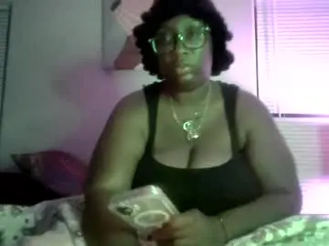 Bigmamamocha  live sex cam