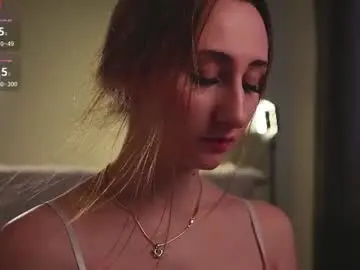 Cirrusi  live sex cam