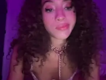 Daddysbaby818  live sex cam