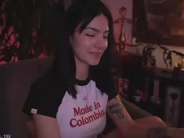 Hollylinder_  live sex cam