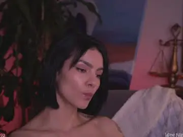 Hollylinder_  live sex cam