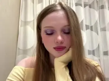 Karineswinger  live sex cam